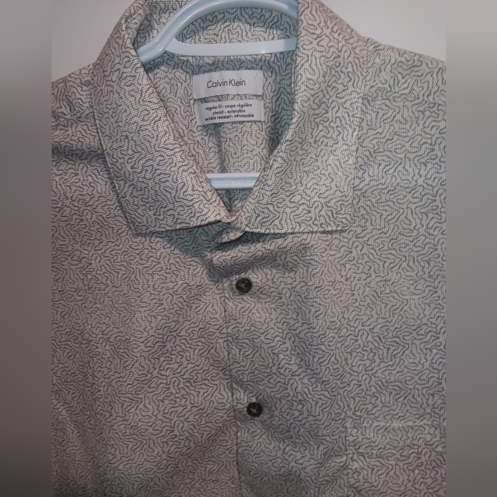 Calvin Kline mens short sleeve button up white and grey X large